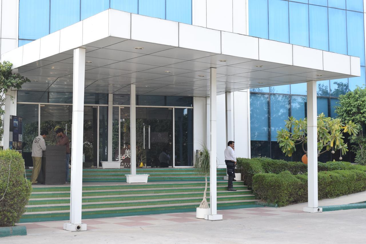 Hotel Misaki Manesar Gurgaon Exterior photo